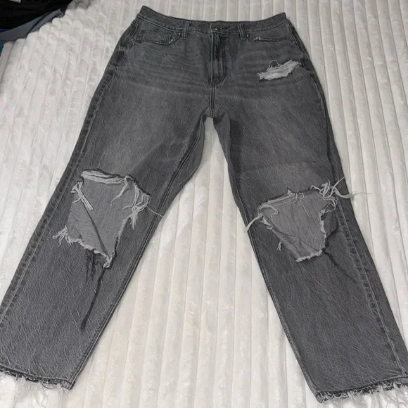 American Eagle Mom Jean | Size 12 Short - Picture 1 of 10